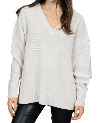 Rd Style Zvona Longsleeve V-neck Sweater In Pearl Essence In White