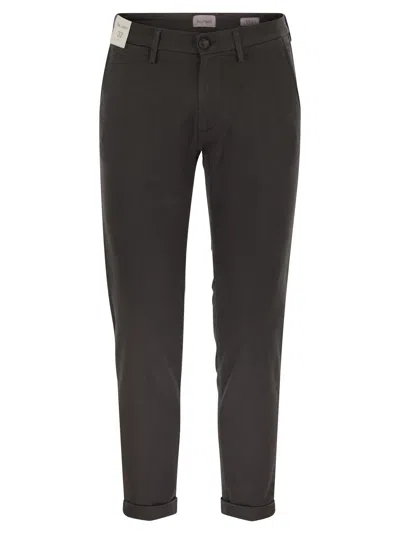 Re Has H Mucha Stretch Cotton And Lyocell Chino In Gray