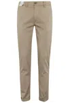 Re-hash Mucha Chinos Con Risvolto In Camel