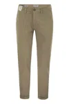 Re_hash Mucha - Stretch Cotton And Lyocell Chino In Brown