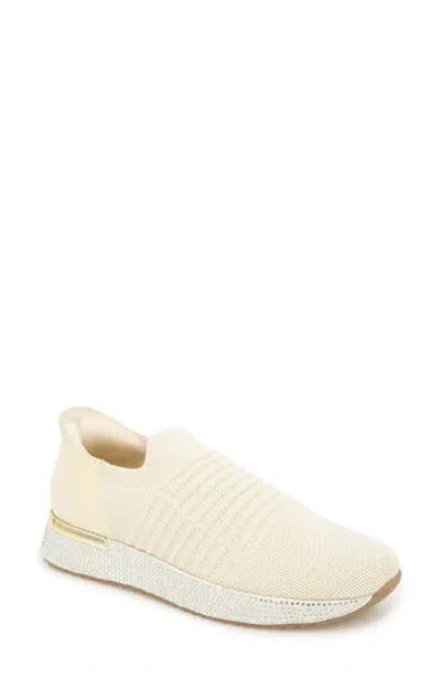 Reaction Kenneth Cole Cameron Jogger Sneaker In Ecru