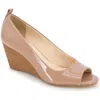 Reaction Kenneth Cole Elinor Wedge Pump In Classic Tan Patent