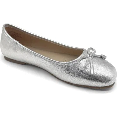 Reaction Kenneth Cole Elstree Ballet Flat In Silver