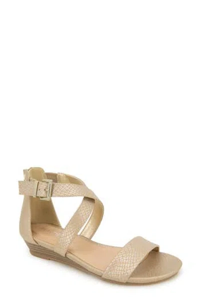 Reaction Kenneth Cole Great Cross Wedge Sandal In Soft Gold