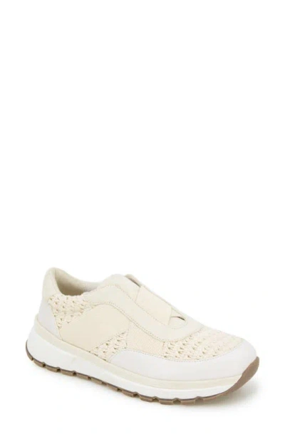 Reaction Kenneth Cole Klancy Sneaker In Porcelain Crochet