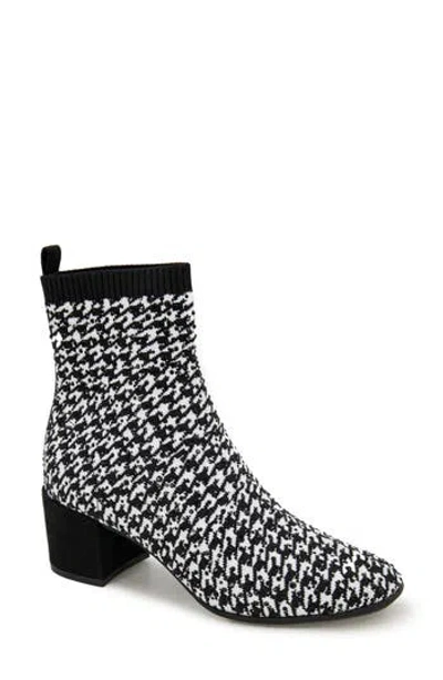 Reaction Kenneth Cole Rida Stretch Bootie Women) In Black/white