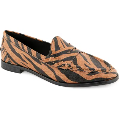 Reaction Kenneth Cole Zoila Penny Loafer In Brown