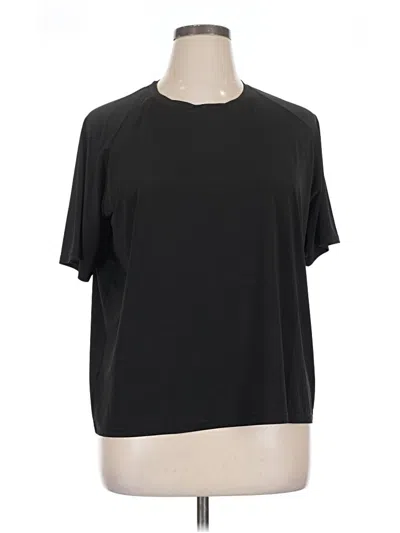 Pre-owned Real Essentials Active T-shirt In Black