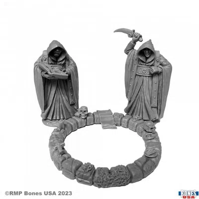 Reaper Miniatures Bones Black - Townsfolks Cultists Miniatures