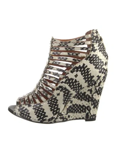 Pre-owned Rebecca Minkoff Embossed Leather Animal Print Pumps In Black