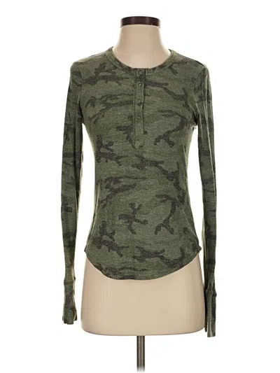Pre-owned Red Haute Long Sleeve Top Green Keyhole Neckline Tops
