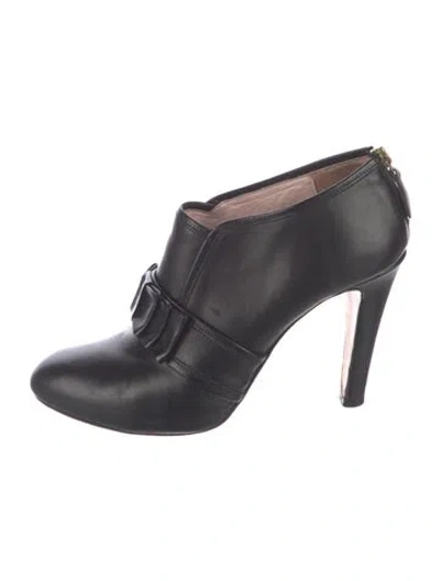 Pre-owned Red Valentino Leather Pumps In Black
