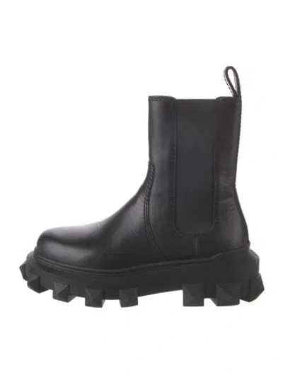 Pre-owned Red Valentino Rockstud Accents Leather Chelsea Boots In Black