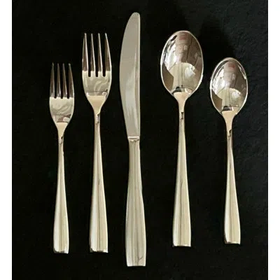 Red Vanilla Angle 20 Piece Flatware Set, Service For 4 In Gold