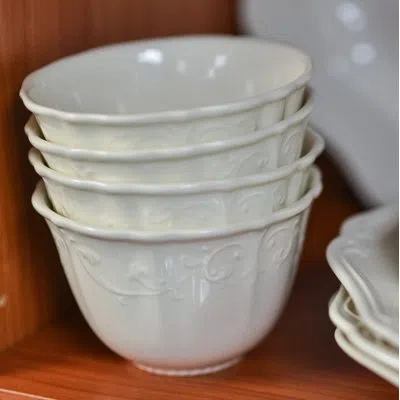 Red Vanilla Country Estate 18 Oz. Dining Bowl In Creamy White