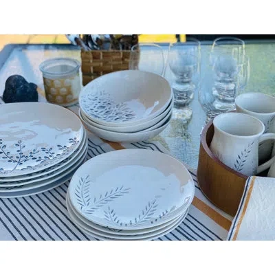 Red Vanilla Hudson Valley Night Dinner Plate Set Of 6 In Creamy White