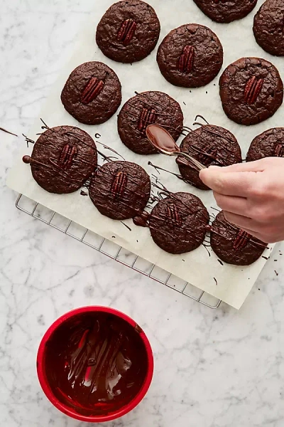 Red Velvet Nyc Diy Flourless Chocolate Pecan Cookies Baking Kit In Brown