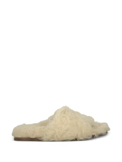 Redv Open-toe Shearling Sandals In Nude