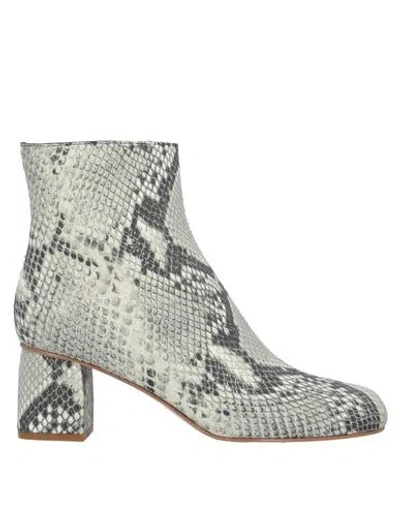 Redv Red(v) Woman Ankle Boots Light Grey Size 5 Leather