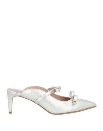 Redv Red(v) Woman Mules & Clogs Platinum Size 6 Soft Leather In Grey