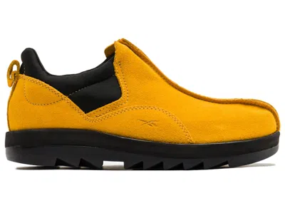 Pre-owned Reebok Beatnik Moc Sneakers In Collegiate Gold/black