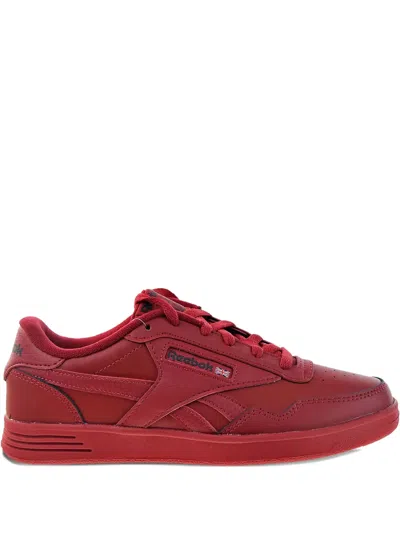Reebok 클럽 멤트 레더 스니커즈 In Burgundy