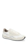 Reebok Classic Az Sneaker In White