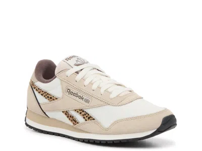 Reebok Classic Az Sneaker In Neutral