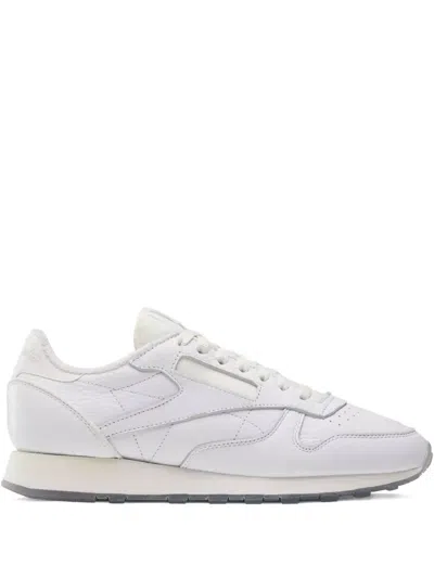 Reebok Classic "chalk" Sneakers In White