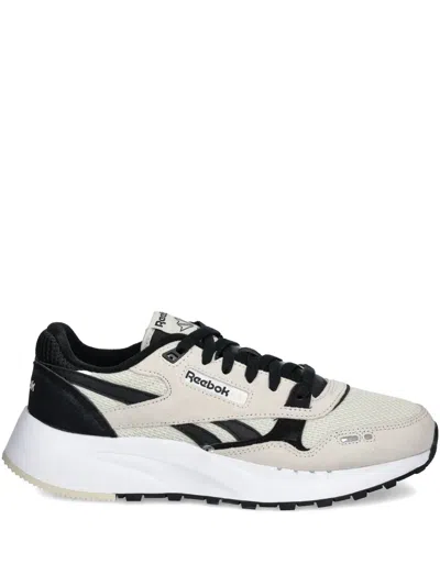 Reebok Classic Leather 2400 Trainers In Neutral