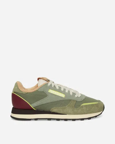 Reebok Classic Leather Premium Sneakers Grit In Green