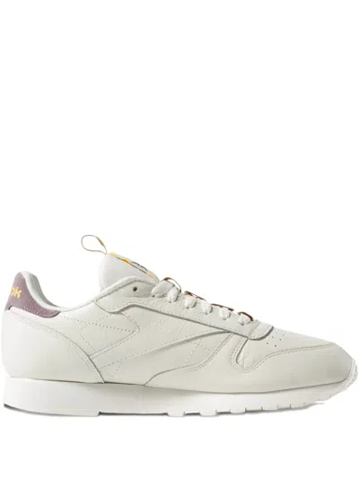 Reebok Classic Vintage "chalk/orchid" Sneakers In White
