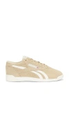 Reebok Freestyle Low Sneaker In White