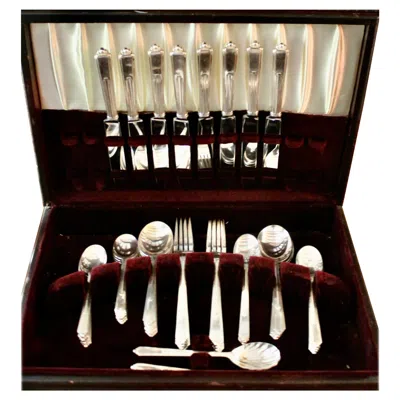 Pre-owned Reed & Barton Art Deco  'maid Of Honor' Service For 8 In Silver