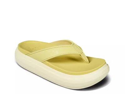 Reef Sierra Sandal In Yellow