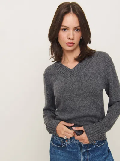 Reformation Dulce Cashmere V-neck Sweater In Thunder