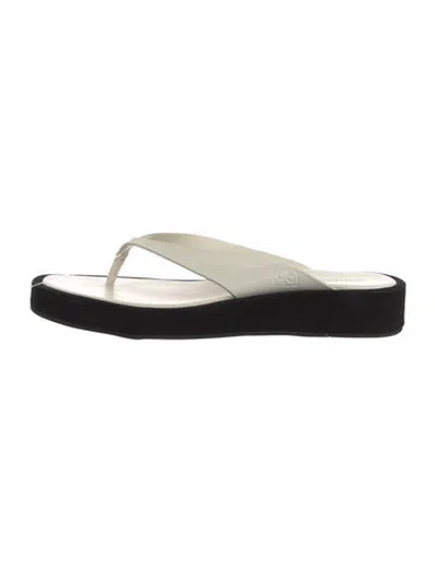 Pre-owned Reformation Leather Flip Flops In Black/white