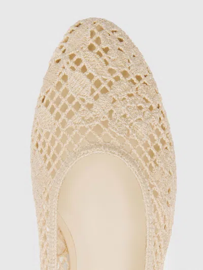 Reformation Pillar Flat Ivory 10.5 In White