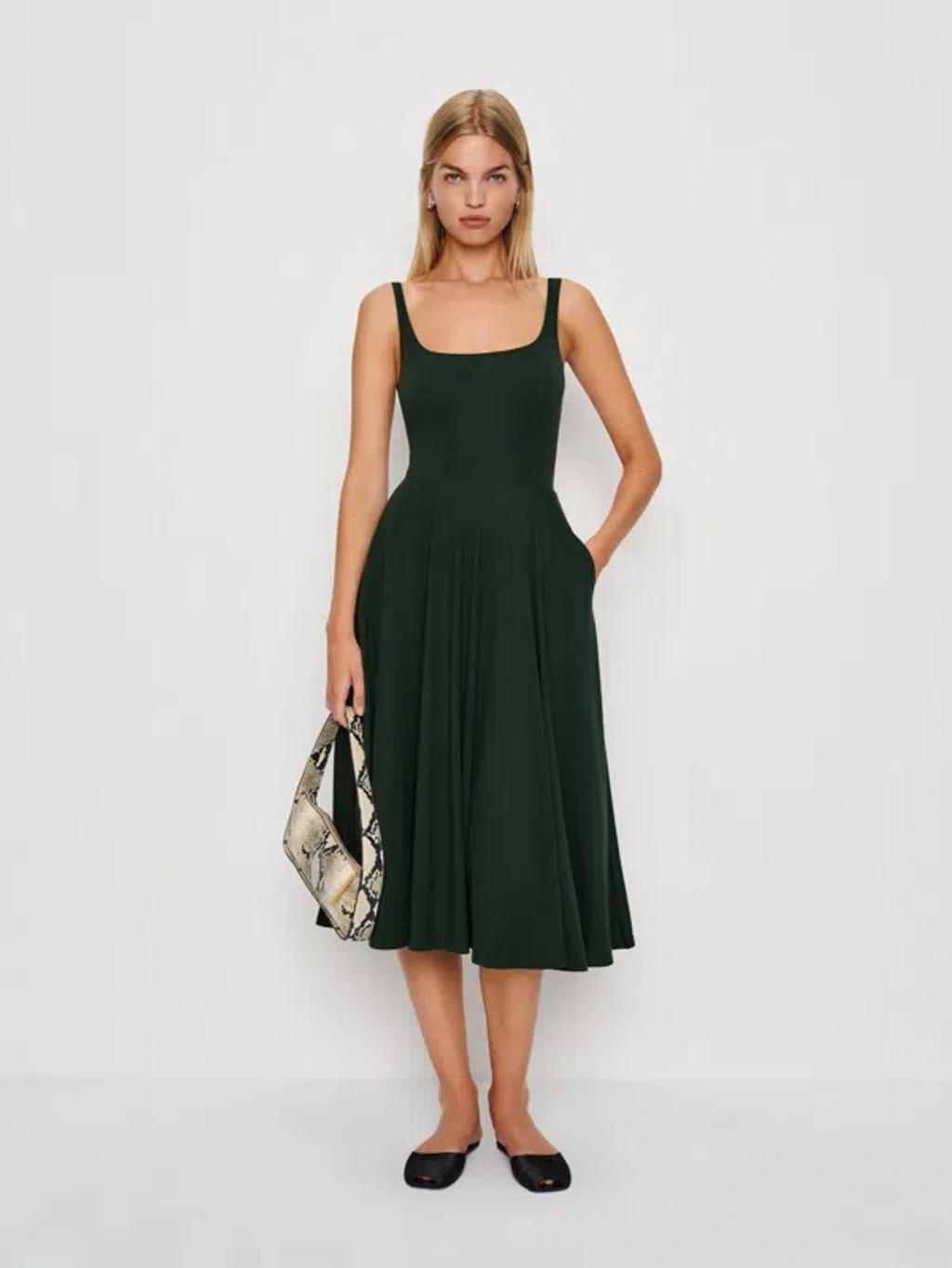 reformation rou knit dress In Green Sleeveless