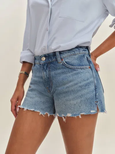 Reformation Short Ample En Denim À Taille Basse 2,5 Po Sutton