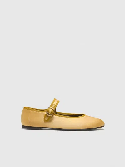 Reformation Tilly Ballet Flat In Yellow