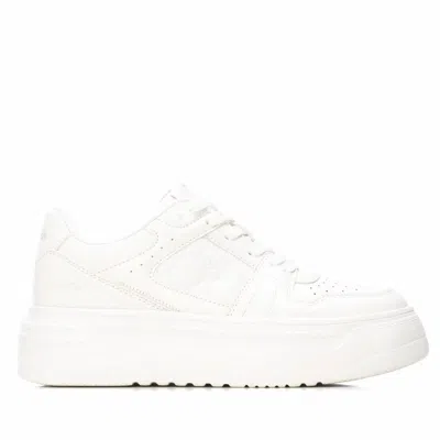 Refresh Women's Lace-up Sneaker In White