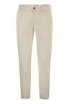 Rehash Mucha - Stretch Cotton And Lyocell Chino In Neutral