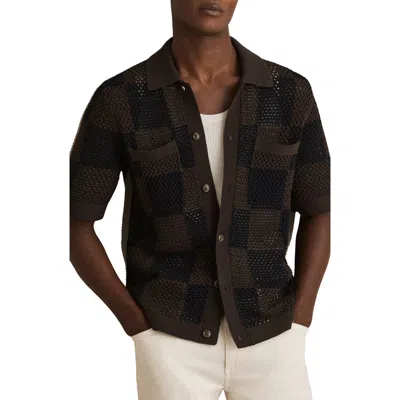 Reiss Alfred Open Knit Short Sleeve Button-up Shirt In Chocolate/navy