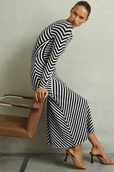 Reiss Black/ivory Kali Knitted Striped Midi Dress