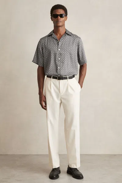 REISS BLACK/WHITE GEOMETRIC WAVE PRINT CUBAN SHIRT