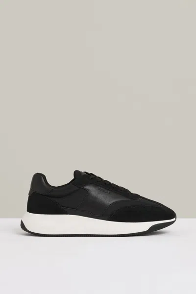 Reiss Black/white Emmett Leather Suede Running Trainers In Black/white