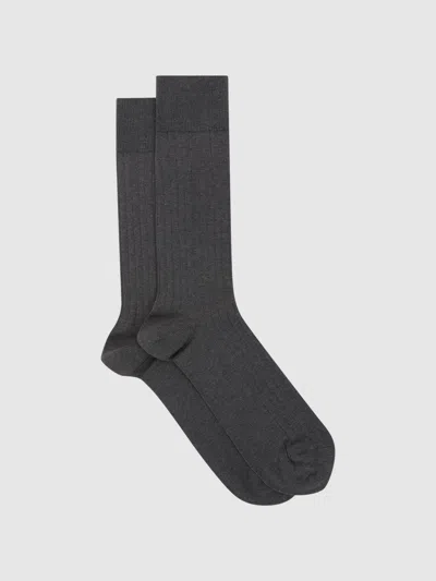 Reiss Charcoal Ribbed Socks In Gray