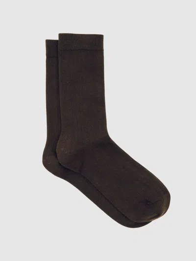 Reiss Chocolate Cotton Blend Ribbed Loafer Socks In Brown