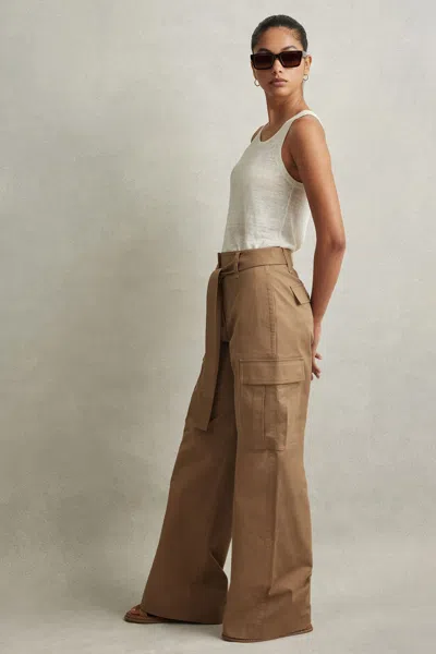 Reiss Malia Self-tie Wide-leg High-rise Stretch-cotton Cargo Trousers In Camel